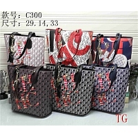Cheap Carolina Herrera Handbags #355171 Replica Wholesale [$34.50 USD] [ITEM#355171] on Replica Carolina Herrera Handbags