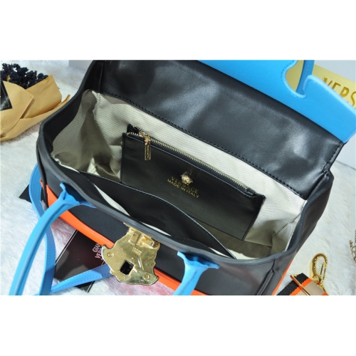 Cheap Versace AAA Quality Messenger Bags #403587 Replica Wholesale [$150.90 USD] [ITEM#403587] on Replica Versace AAA Quality Messenger Bags