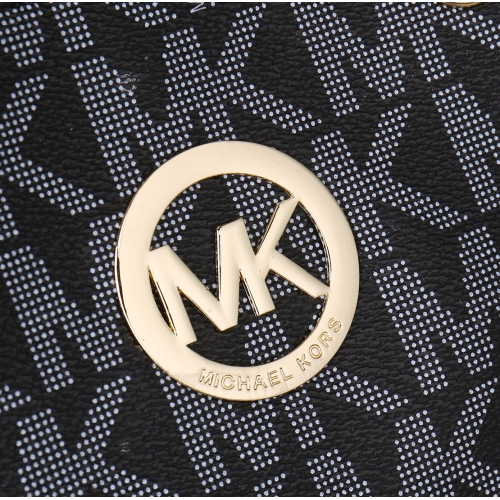 Cheap Michael Kors Fashion Messenger Bags #421599 Replica Wholesale [$33.70 USD] [ITEM#421599] on Replica Michael Kors Messenger Bags