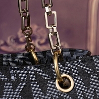 Cheap Michael Kors Fashion Messenger Bags #421599 Replica Wholesale [$33.70 USD] [ITEM#421599] on Replica Michael Kors Messenger Bags