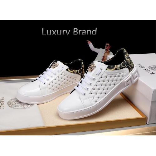Cheap Versace Casual Shoes For Men #447659 Replica Wholesale [$82.00 USD] [ITEM#447659] on Replica Versace Flat Shoes