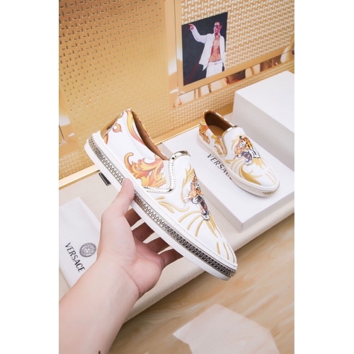Cheap Versace Casual Shoes For Men #447668 Replica Wholesale [$81.00 USD] [ITEM#447668] on Replica Versace Flat Shoes