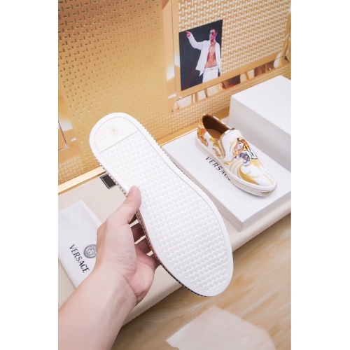 Cheap Versace Casual Shoes For Men #447668 Replica Wholesale [$81.00 USD] [ITEM#447668] on Replica Versace Flat Shoes
