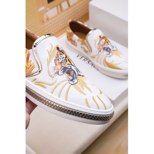 Cheap Versace Casual Shoes For Men #447668 Replica Wholesale [$81.00 USD] [ITEM#447668] on Replica Versace Flat Shoes