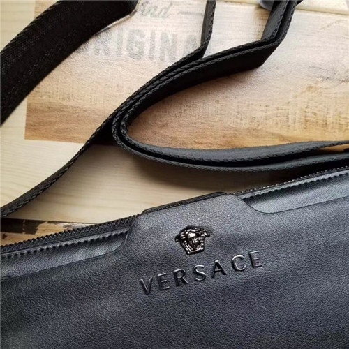 Cheap Versace AAA Quality Messenger Bags For Men #457600 Replica Wholesale [$89.00 USD] [ITEM#457600] on Replica Versace AAA Man Messenger Bags