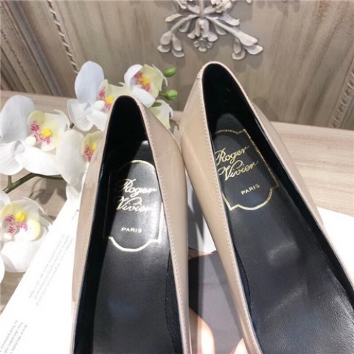 Cheap Roger Vivier High-Heeled Shoes For Women #463759 Replica Wholesale [$71.00 USD] [ITEM#463759] on Replica Roger Vivier High-Heeled Shoes