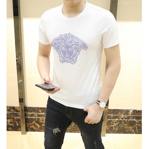 Cheap Versace T-Shirts Short Sleeved For Men #467223 Replica Wholesale [$32.00 USD] [ITEM#467223] on Replica Versace T-Shirts