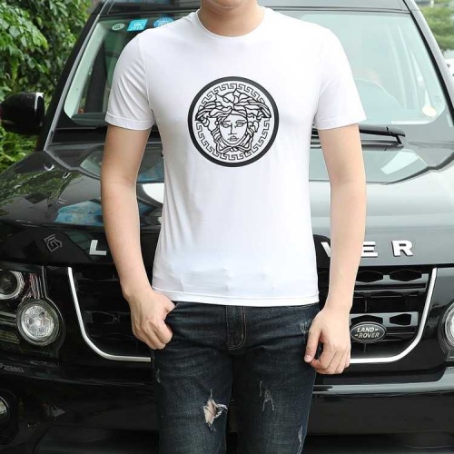 Cheap Versace T-Shirts Short Sleeved For Men #467238 Replica Wholesale [$32.00 USD] [ITEM#467238] on Replica Versace T-Shirts