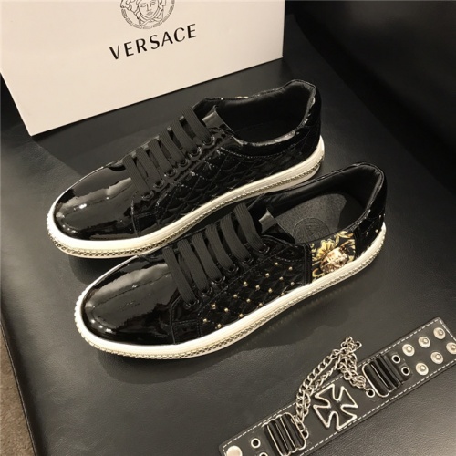Cheap Versace Casual Shoes For Men #473689 Replica Wholesale [$78.00 USD] [ITEM#473689] on Replica Versace Flat Shoes
