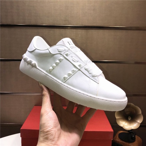 Cheap Valentino Casual Shoes For Women #486463 Replica Wholesale [$80.00 USD] [ITEM#486463] on Replica Valentino Casual Shoes