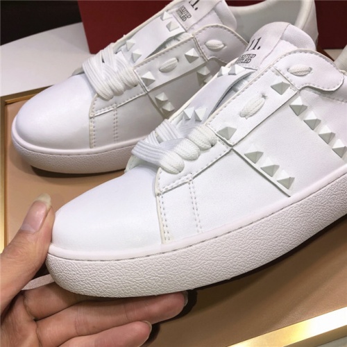 Cheap Valentino Casual Shoes For Women #486463 Replica Wholesale [$80.00 USD] [ITEM#486463] on Replica Valentino Casual Shoes