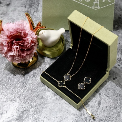 Cheap Van Cleef &amp; Arpels Necklaces &amp; Bracelets &amp; Earrings #505401 Replica Wholesale [$45.00 USD] [ITEM#505401] on Replica Van Cleef &amp; Arpels Jewelry Set