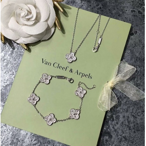 Cheap Van Cleef &amp; Arpels Necklaces &amp; Bracelets #505556 Replica Wholesale [$54.00 USD] [ITEM#505556] on Replica Van Cleef &amp; Arpels Necklaces