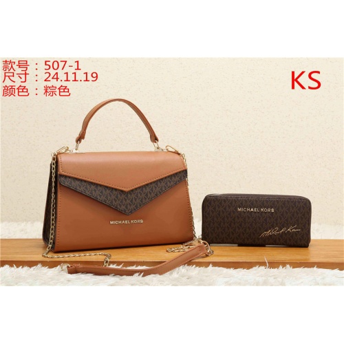 Cheap Michael Kors MK Fashion Messenger Bags #511752 Replica Wholesale [$38.00 USD] [ITEM#511752] on Replica Michael Kors Messenger Bags