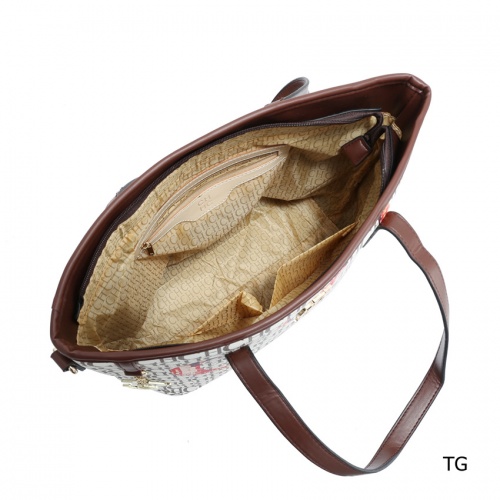 Cheap Carolina Herrera Fashion Handbags #511828 Replica Wholesale [$29.00 USD] [ITEM#511828] on Replica Carolina Herrera Handbags