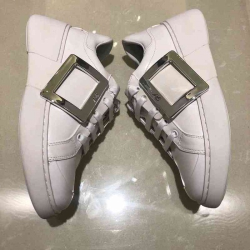 Cheap Roger Vivier Casual Shoes For Women #526091 Replica Wholesale [$98.00 USD] [ITEM#526091] on Replica Roger Vivier Casual Shoes