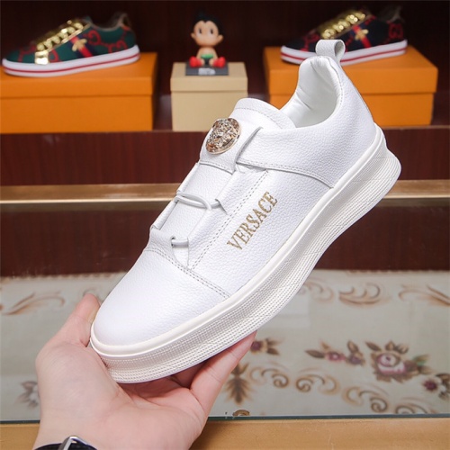 Cheap Versace Casual Shoes For Men #536104 Replica Wholesale [$76.00 USD] [ITEM#536104] on Replica Versace Shoes