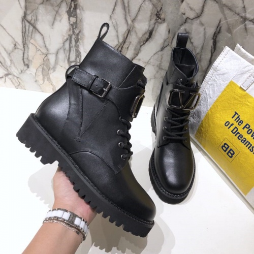 Cheap Valentino Boots For Women #538861 Replica Wholesale [$96.00 USD] [ITEM#538861] on Replica Valentino Boots