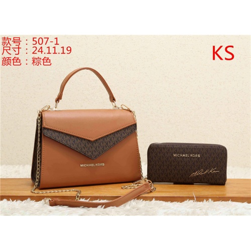 Cheap Michael Kors MK Fashion Messenger Bags #541680 Replica Wholesale [$34.00 USD] [ITEM#541680] on Replica Michael Kors Messenger Bags