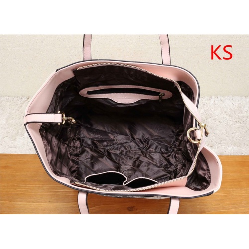 Cheap Carolina Herrera Fashion Handbags #541947 Replica Wholesale [$40.00 USD] [ITEM#541947] on Replica Carolina Herrera Handbags