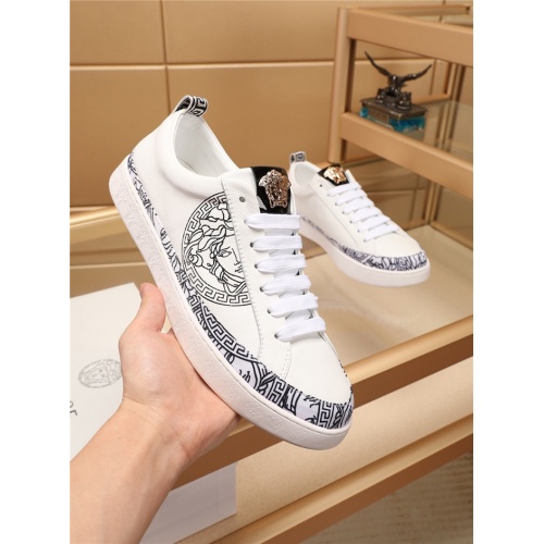 Cheap Versace Casual Shoes For Men #547707 Replica Wholesale [$76.00 USD] [ITEM#547707] on Replica Versace Shoes
