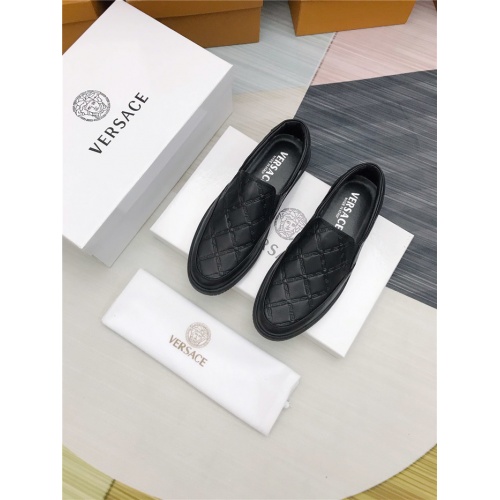 Cheap Versace Casual Shoes For Men #550956 Replica Wholesale [$80.00 USD] [ITEM#550956] on Replica Versace Shoes