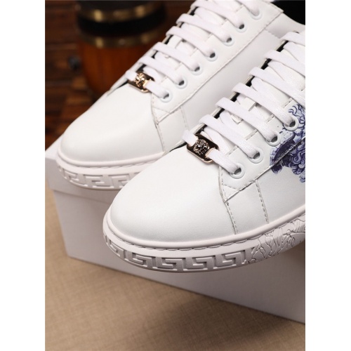 Cheap Versace Casual Shoes For Men #552484 Replica Wholesale [$76.00 USD] [ITEM#552484] on Replica Versace Shoes