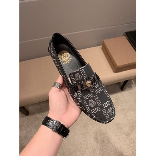 Cheap Versace Casual Shoes For Men #554798 Replica Wholesale [$70.00 USD] [ITEM#554798] on Replica Versace Flat Shoes