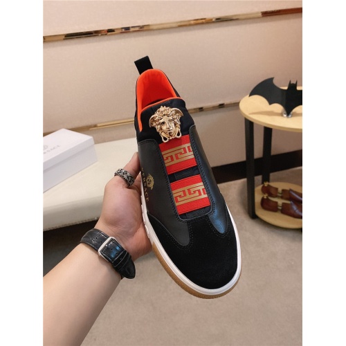 Cheap Versace Casual Shoes For Men #556703 Replica Wholesale [$81.00 USD] [ITEM#556703] on Replica Versace Flat Shoes