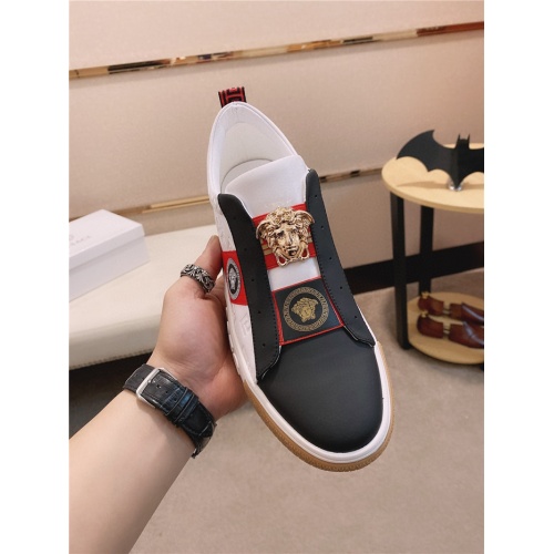 Cheap Versace Casual Shoes For Men #556704 Replica Wholesale [$81.00 USD] [ITEM#556704] on Replica Versace Flat Shoes