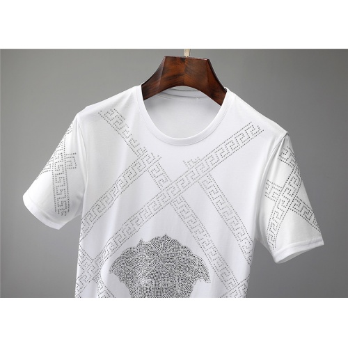 Cheap Versace T-Shirts Short Sleeved For Unisex #561904 Replica Wholesale [$30.00 USD] [ITEM#561904] on Replica Versace T-Shirts