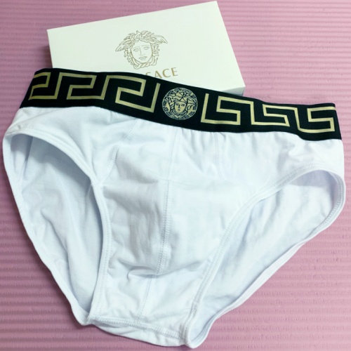Cheap Versace Underwears For Men #755363 Replica Wholesale [$11.00 USD] [ITEM#755363] on Replica Versace Underwears