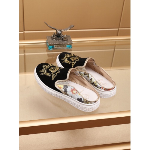 Cheap Versace Casual Shoes For Men #755517 Replica Wholesale [$70.00 USD] [ITEM#755517] on Replica Versace Flat Shoes
