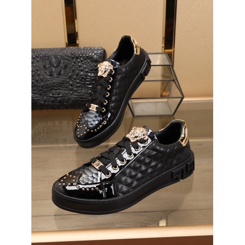 Cheap Versace Casual Shoes For Men #755811 Replica Wholesale [$83.00 USD] [ITEM#755811] on Replica Versace Flat Shoes