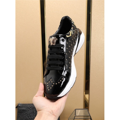 Cheap Versace Casual Shoes For Men #756199 Replica Wholesale [$89.00 USD] [ITEM#756199] on Replica Versace Flat Shoes