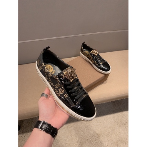 Cheap Versace Casual Shoes For Men #760330 Replica Wholesale [$72.00 USD] [ITEM#760330] on Replica Versace Shoes