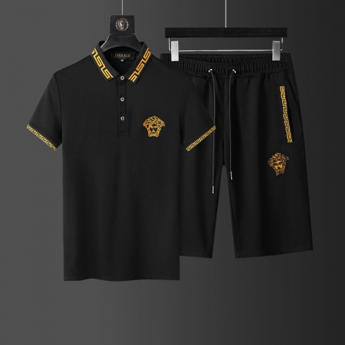 Cheap Versace Tracksuits Short Sleeved For Men #760958 Replica Wholesale [$68.00 USD] [ITEM#760958] on Replica Versace Tracksuits