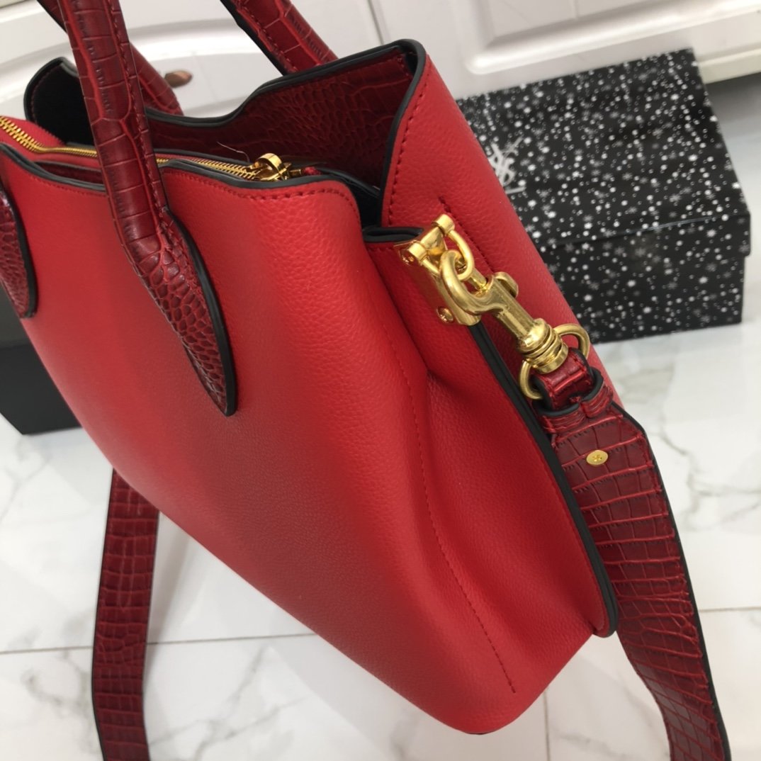 Yves Saint Laurent Women Handbags | semashow.com