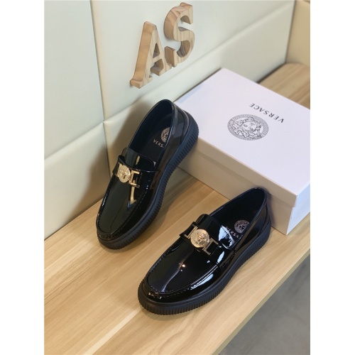 Cheap Versace Casual Shoes For Men #768460 Replica Wholesale [$72.00 USD] [ITEM#768460] on Replica Versace Shoes