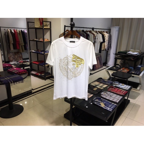 Cheap Versace T-Shirts Short Sleeved For Men #770353 Replica Wholesale [$43.00 USD] [ITEM#770353] on Replica Versace T-Shirts