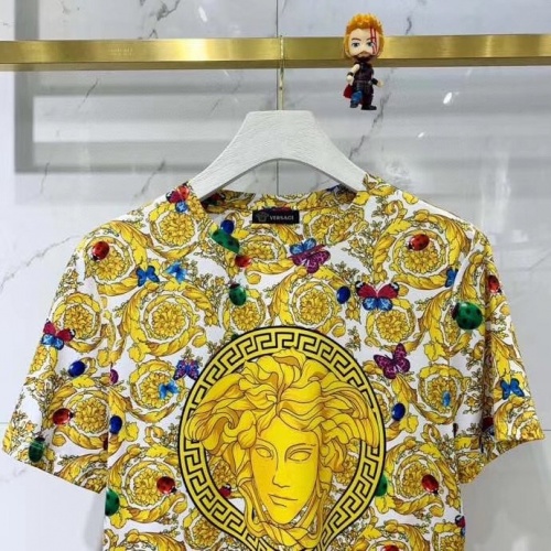 Cheap Versace T-Shirts Short Sleeved For Men #770356 Replica Wholesale [$43.00 USD] [ITEM#770356] on Replica Versace T-Shirts