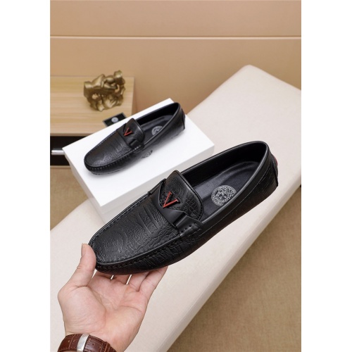 Cheap Versace Casual Shoes For Men #771316 Replica Wholesale [$68.00 USD] [ITEM#771316] on Replica Versace Shoes