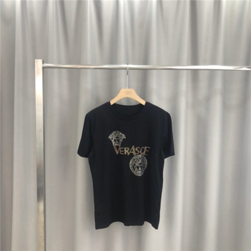 Cheap Versace T-Shirts Short Sleeved For Men #772244 Replica Wholesale [$45.00 USD] [ITEM#772244] on Replica Versace T-Shirts