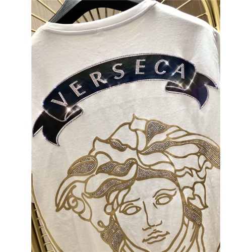 Cheap Versace T-Shirts Short Sleeved For Men #772269 Replica Wholesale [$41.00 USD] [ITEM#772269] on Replica Versace T-Shirts
