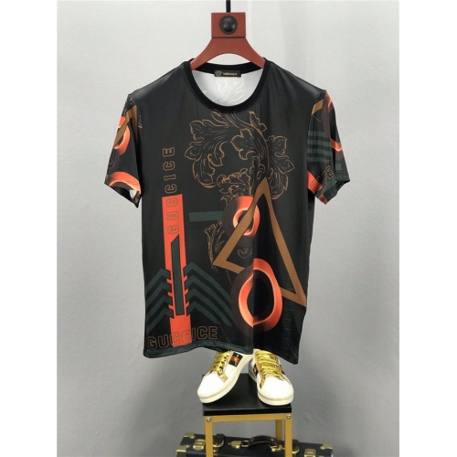 Cheap Versace Tracksuits Short Sleeved For Men #772806 Replica Wholesale [$53.00 USD] [ITEM#772806] on Replica Versace Tracksuits