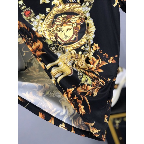 Cheap Versace Tracksuits Short Sleeved For Men #772808 Replica Wholesale [$53.00 USD] [ITEM#772808] on Replica Versace Tracksuits