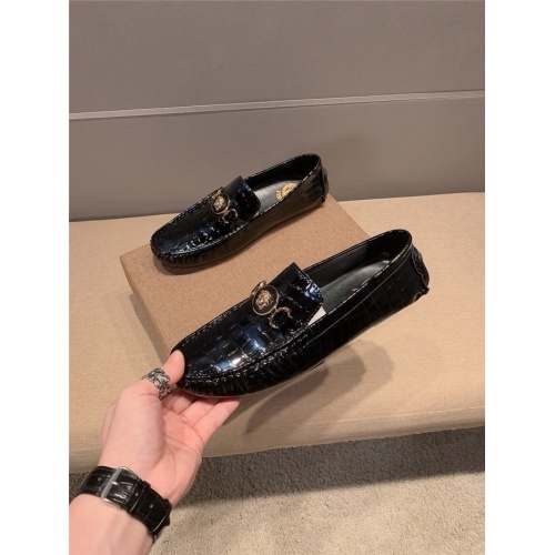 Cheap Versace Casual Shoes For Men #777498 Replica Wholesale [$68.00 USD] [ITEM#777498] on Replica Versace Casual Shoes