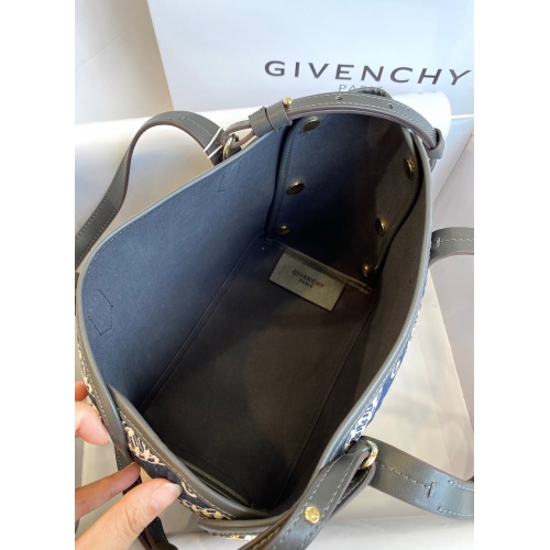 Cheap Givenchy AAA Quality Handbags #790380 Replica Wholesale [$192.00 USD] [ITEM#790380] on Replica Givenchy AAA Quality Handbags