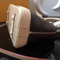 Cheap Louis Vuitton LV AAA Quality Messenger Bags For Women #785146 Replica Wholesale [$135.00 USD] [ITEM#785146] on Replica Louis Vuitton AAA Quality Messenger Bags