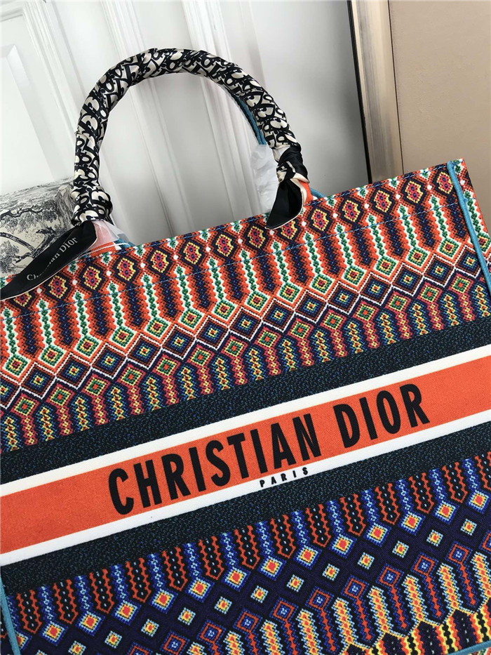 Top Name Brand Handbags 2020 Calendar